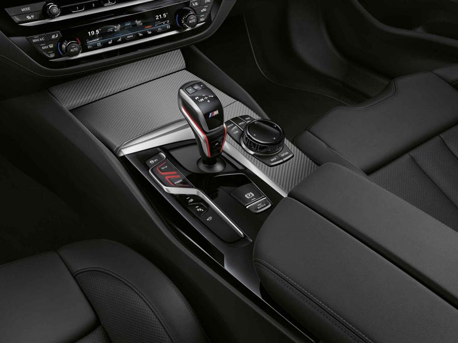 Детали интерьера BMW M5 Competition (F90) 2020 года  (WW) (фото 43 из 101)